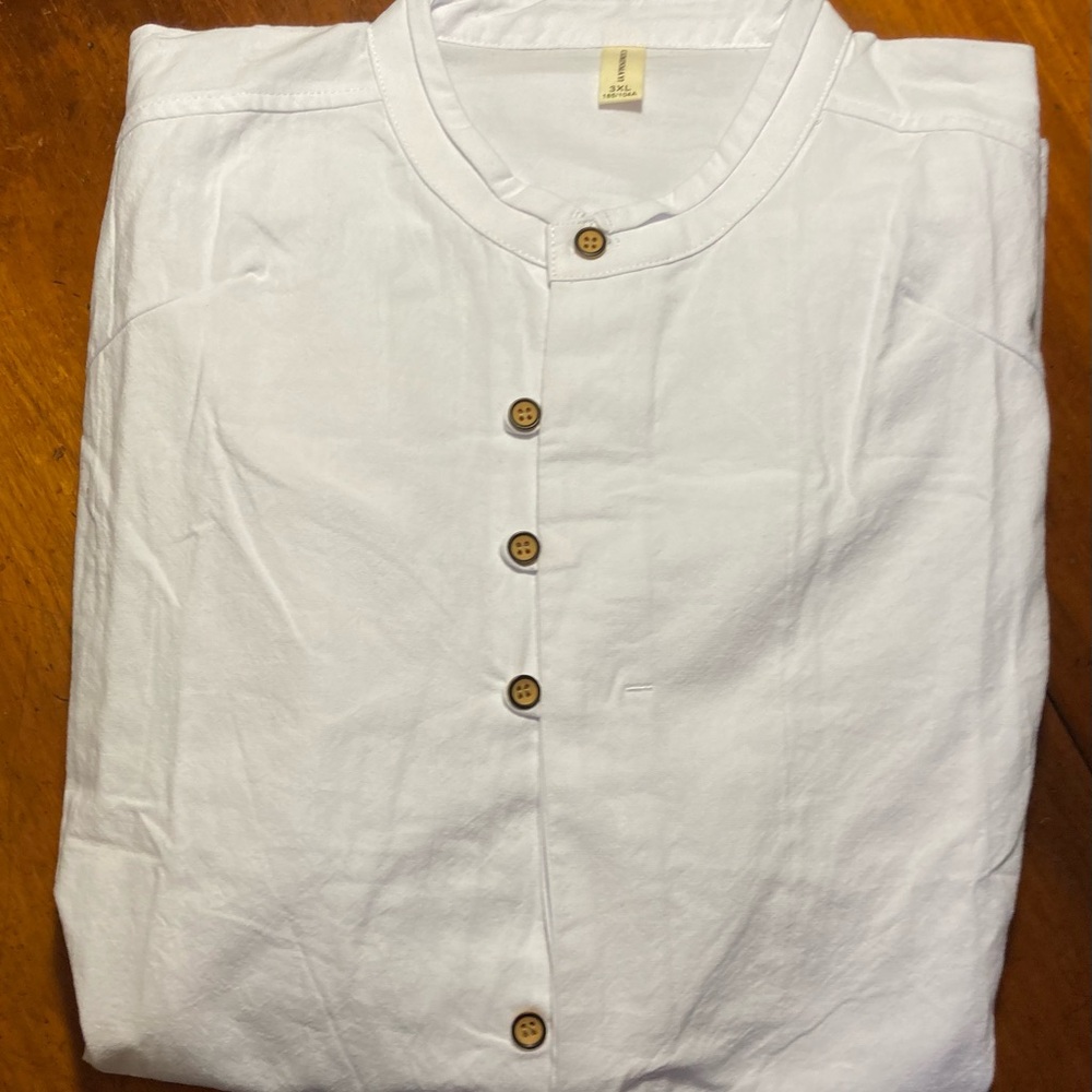 Men’s NWOT white cotton blend long sleeve collarless shirt